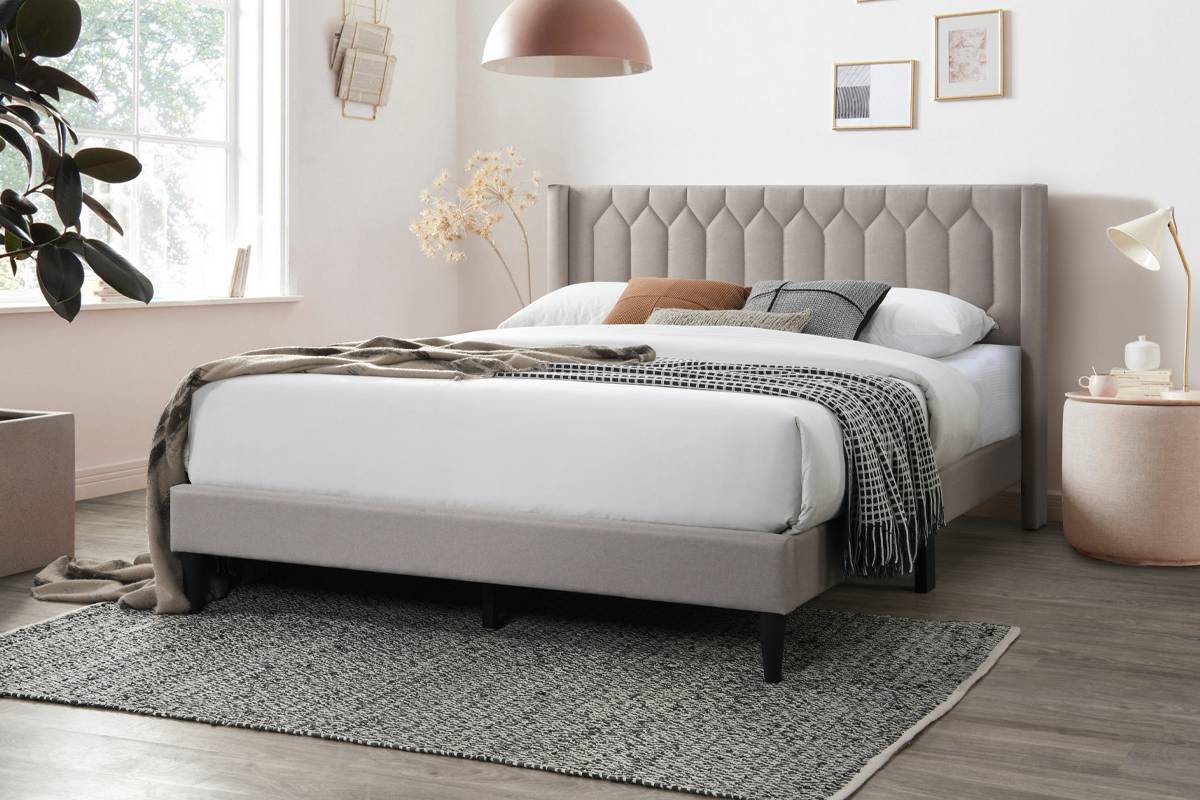 F9653Q Queen Platform Bed