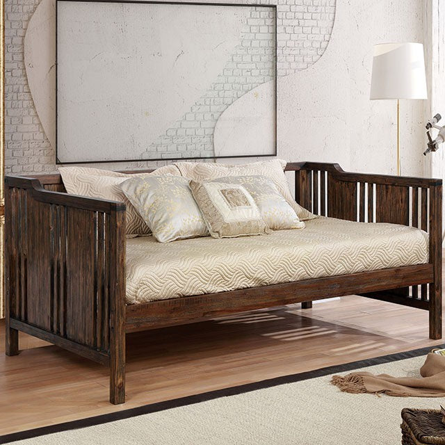Petunia Daybed