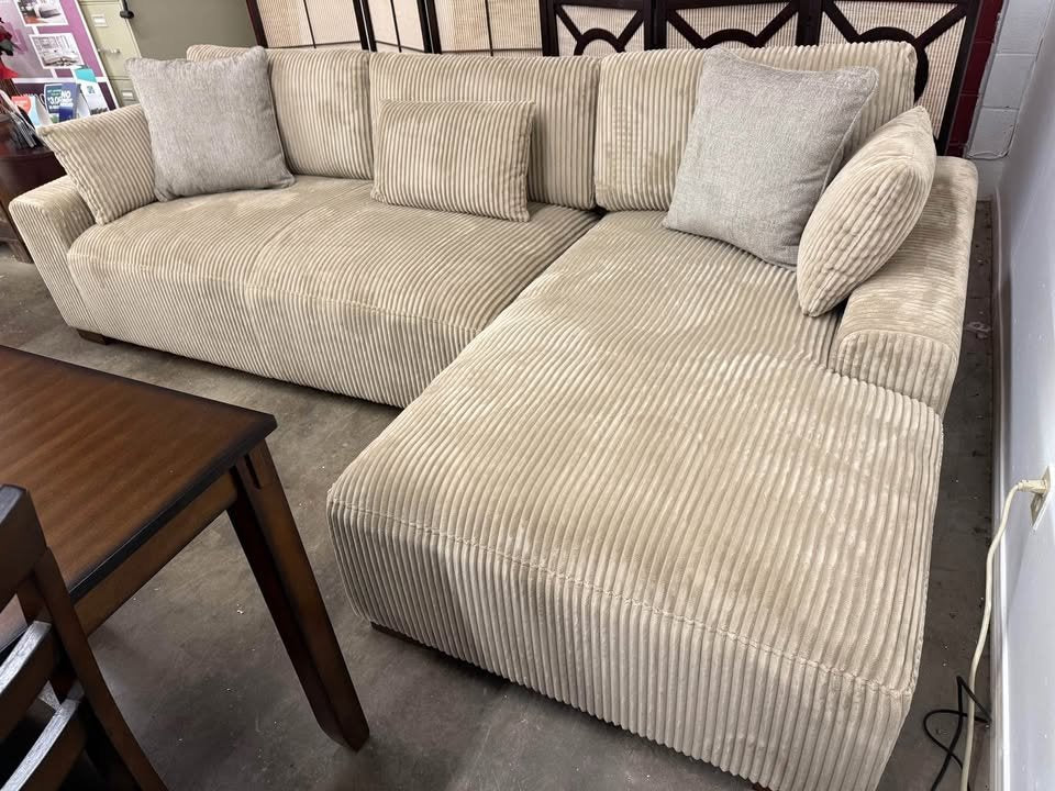 F8456 Wide Chaise 2-Piece Sectional