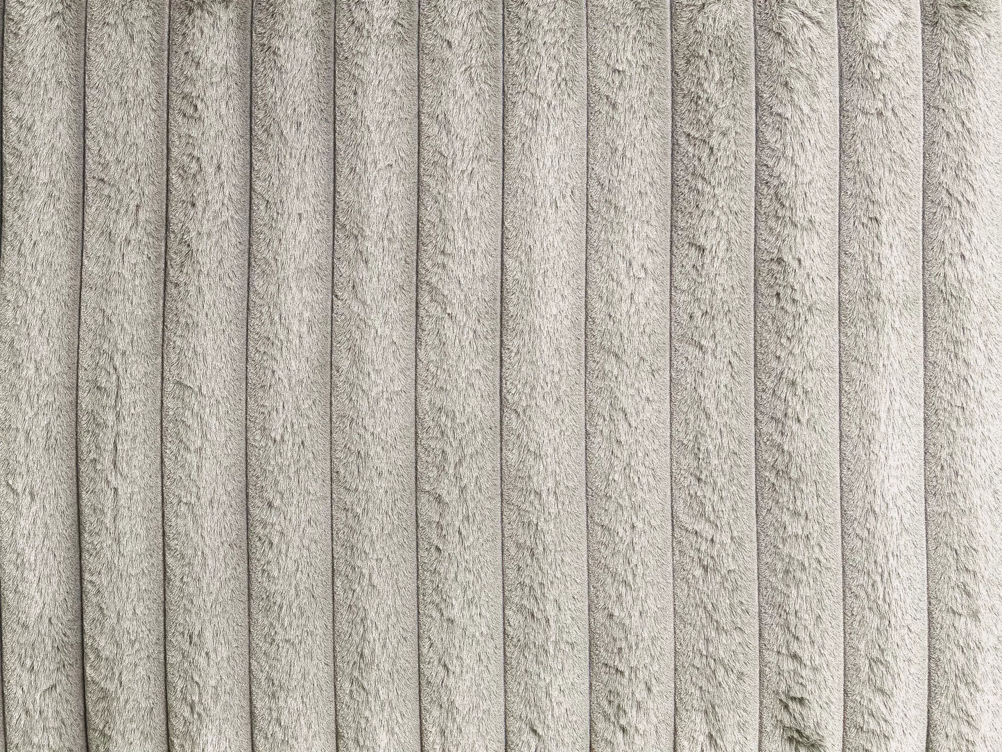 F8482 3-Piece Reversible Sectional Set W/ Storage Ottoman & USB